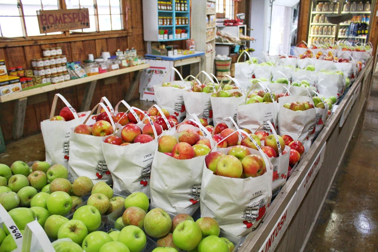 photo-of-apples-in-supermarket-1831825.jpg