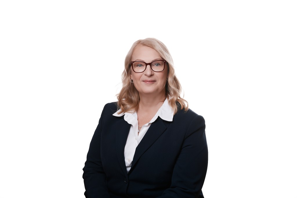 Regina_Pihlakas_fotograaf Evelin Elmest.jpg